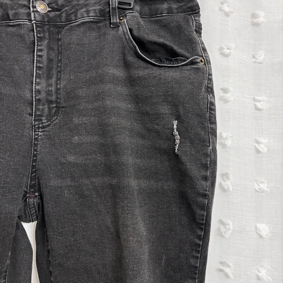 Like New XXL Crop Flare Jeans High Waist Rip Distressed Wide Leg Stretch Raw Hem - Picture 7 of 10